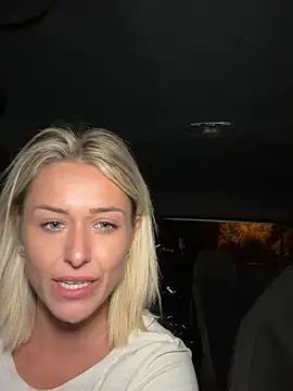 petrouchkaaa_ Live Webcam on Stripchat