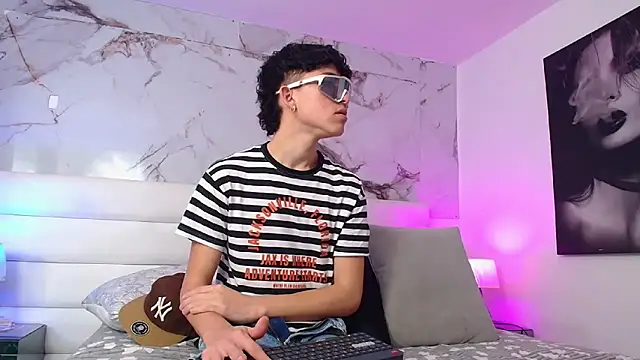 Marcus_and_Tony webcam