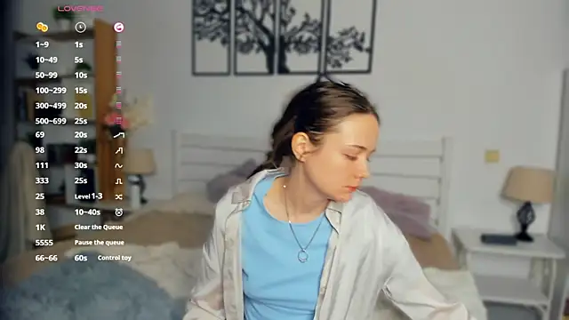 MalvinaTrafford webcam