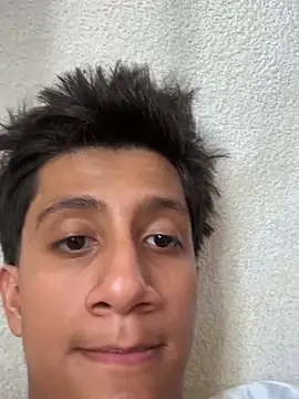 andrerios28g07 (M twink) - Me meto la leche por el ano y en mi boca