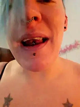 PinkTheHawk live sex cam