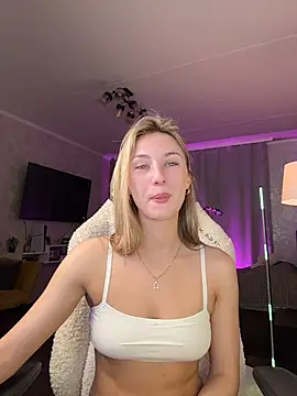 mally_say (F young) - ❤️Close-up of doggy and pussy❤️