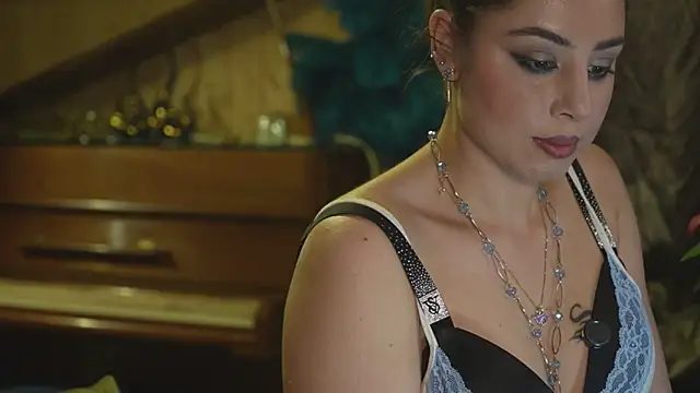 VanessaDoyle live sex cam