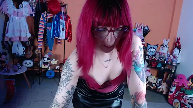 missmiia2 - MissMiia2's free webcam - UK Sex Cams