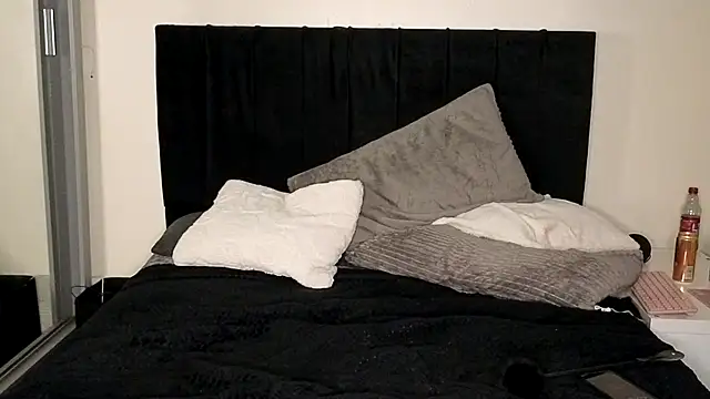 wifewithpermission (G milf) - Sit on hubby face 😜😜