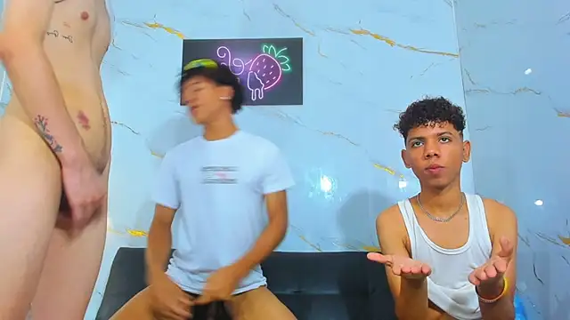 Spicy_guys webcam