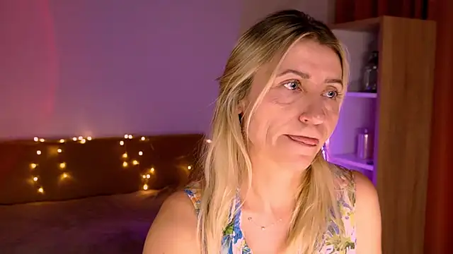 zoegrant - ZoeGrant's free webcam