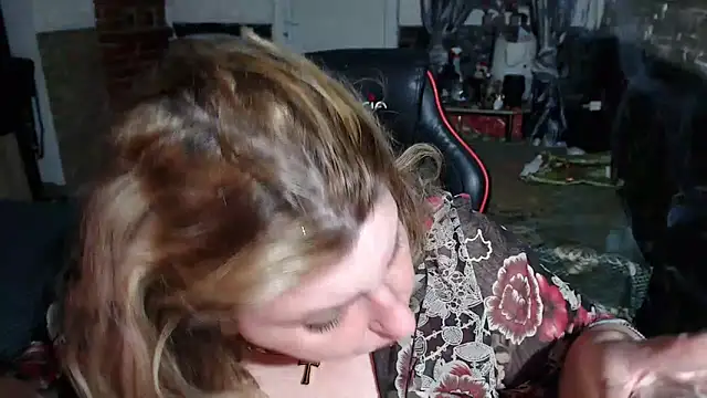 piticaforever - Piticaforever's free webcam - UK Sex Cams