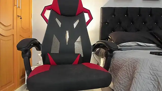 tyler_hank01 - Tyler_hank01's free webcam