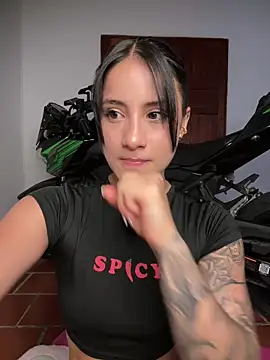 Ale_Lewis Live Webcam on Stripchat