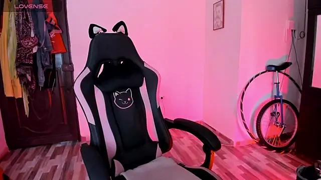 adrena_10 - Adrena_10's free webcam