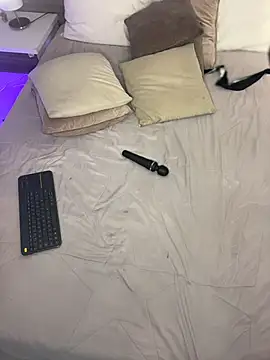 Webcam Model (MiilaBlake)  is live.Free join now!