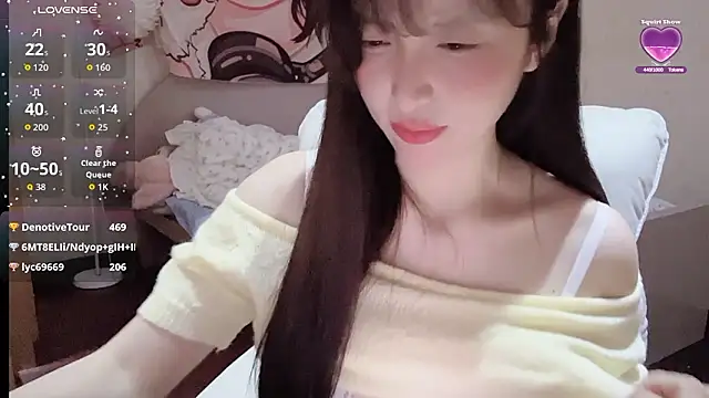 xiaoyun_6666 (F young) - 精油揉胸不露点