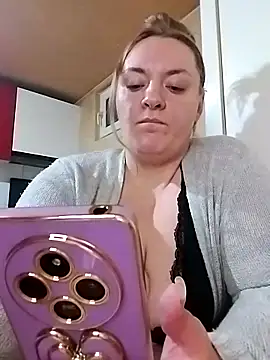 HotStepmommy4 live sex cam