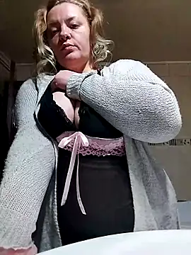 hotstepmommy4 - HotStepmommy4's free webcam