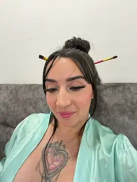 emmyevans1 - EmmyEvans1's free webcam