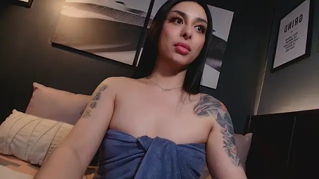 LetisiaRocks live sex cam