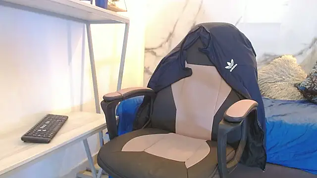 xandergrey8 - XanderGrey8's free webcam