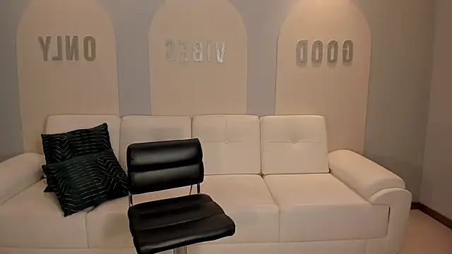 ariananova - ArianaNova's free webcam