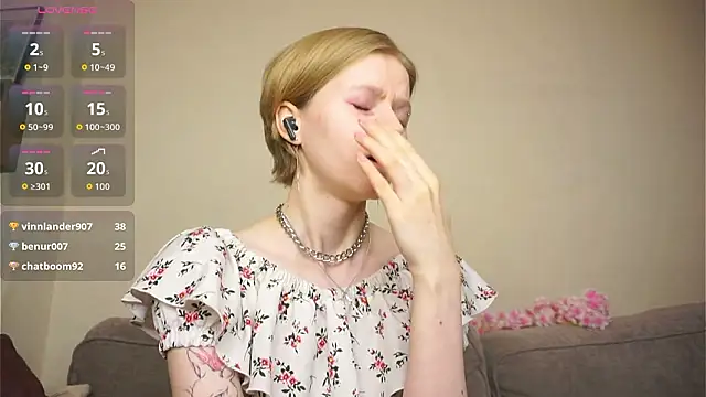 toyapletz - ToyaPletz's free webcam