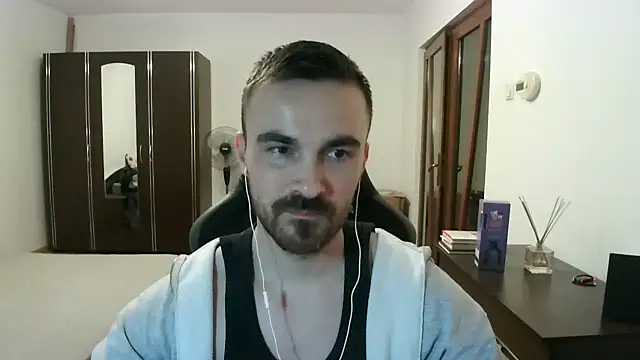 mu5clemania2 - Mu5clemania2's free webcam