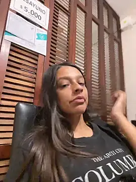 orianaxclusive (F young) - Masturbandome en el trabajo