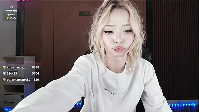 dionlee9 - Dionlee9's free webcam