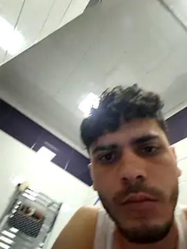 Handsomeboy3344 webcam