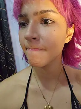 Webcam Model (Kitty_San_xXx) is live