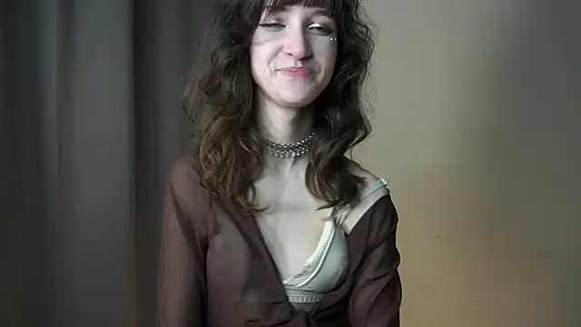 dellaleck (F teen) - Show my legs and tease hips