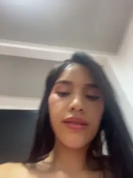 Webcam Model (Mia-villalobos)  is live.Free join now!