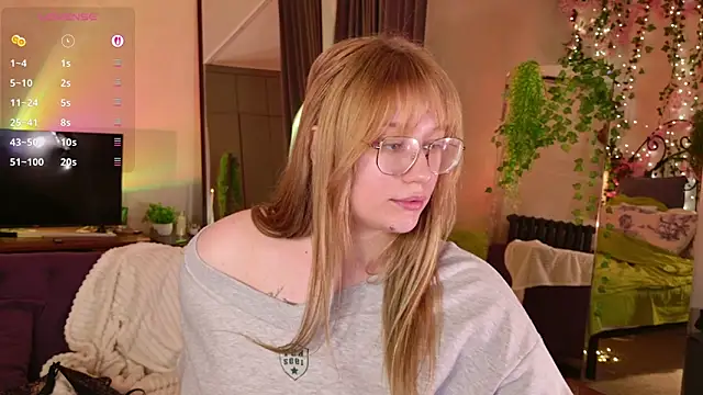 Morvelyn live webcam show