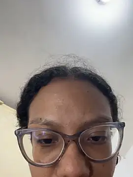 Webcam Model (Valen_1990)  is live.Free join now!