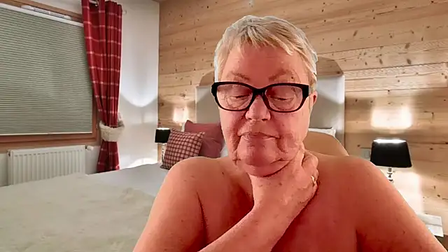 mystery-grandmother - Mystery-Grandmother's free webcam - UK Sex Cams
