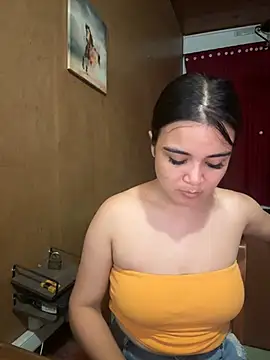 Live sex cam di CamilaSofiia