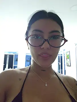 roma_xxx (F young) - 50 SQUATS NAKED + Toy control x5mn