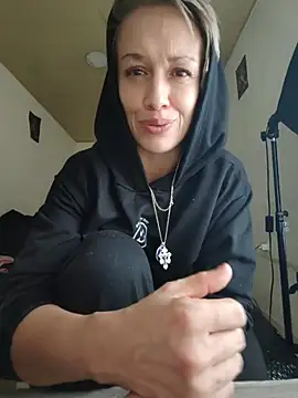 Webcam Model (MARILYNRICHTER)  is live.Free join now!