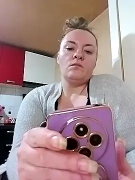 HotStepmommy4 webcam