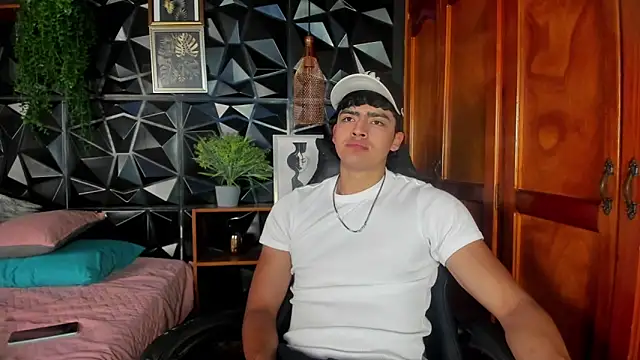 elliot_colton (M twink) - look how I get my milk and eat it