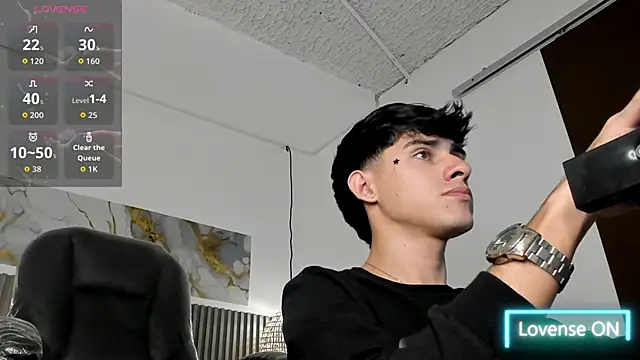 dyla_n18 (M young) - lick my nipples,armpits and feet