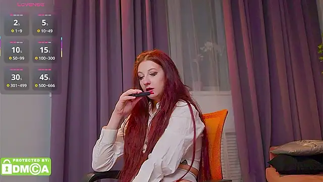 caty_cuddly (F young) - doggy pose inpant