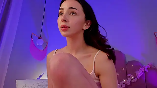 elsayoung (F young) - Play with boobs under a top 🍒