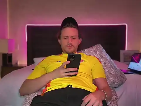 mcklister_kinky_feets (M young) - CUM AT GOAL