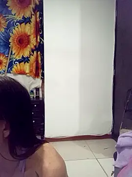 Webcam Model (Nathaly-777)  is live.Free join now!