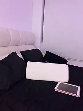 dj_scarlettmorreti (F young) - Flash and dildo squirt