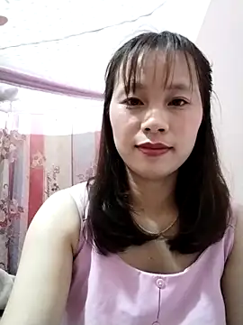 Webcam Model (-Minii-)  is live.Free join now!