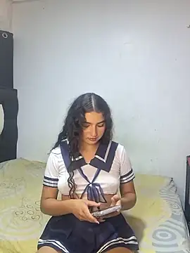 pequitas18 (F teen) - cumplir tus fantasias es mi deseo