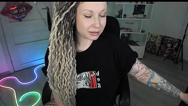 HoneySallyMoore live sex cam