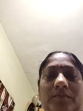 Webcam Model (yamini1431)  is live.Free join now!