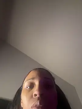 YeahhhitsBreezy webcam